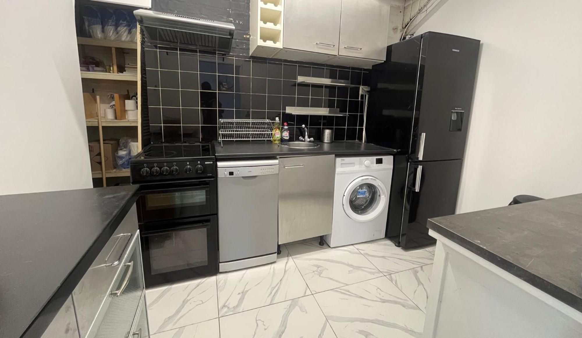 Nifty 2 Bedroom Flat In Goswell Rd Лондон Экстерьер фото